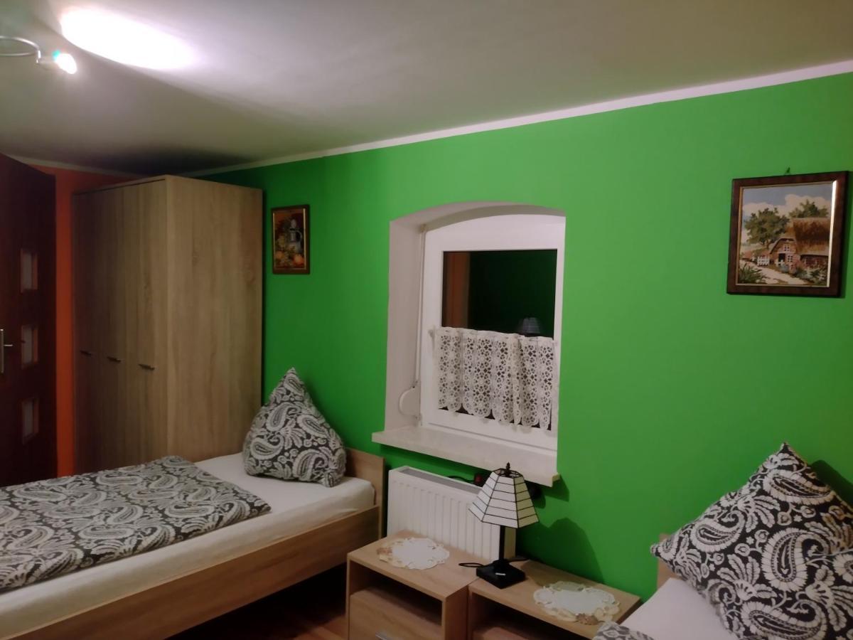 Pokoje Goscinne Ostoja Mirsk Exterior foto